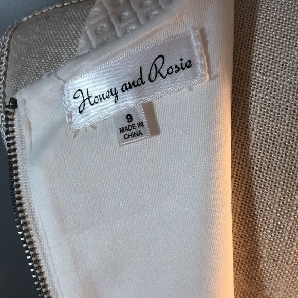 Honey and Rosie White Sleeveless Fitted Crew Neck W/Mesh Cut Out Sides 9 - Picture 7 of 13